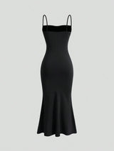 Robe longue noire dos nu à volants