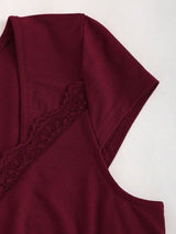 Top bordeaux à encolure en cœur et dentelle contrastée