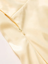 Robe longue en satin à col V croisé coupe sirène asymétrique