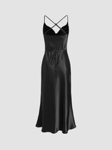 Robe Midi Satinée Col Bénitier Coupe Sirène Sans Manches