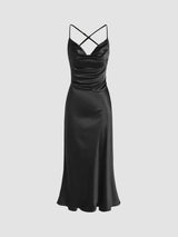 Robe Midi Satinée Col Bénitier Coupe Sirène Sans Manches