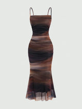 Robe longue tie dye à fines bretelles et ourlet sirène plissé