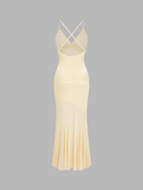 Robe longue en satin à col V croisé coupe sirène asymétrique